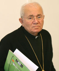 الخادم الشاهد لكلّ الناس... هكذا يفهم تعاليم الكنيسة