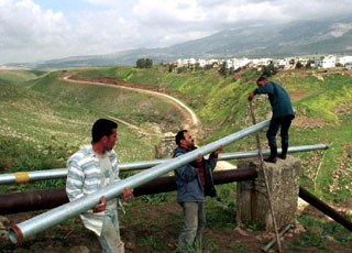 أشغال في الوزاني مقابل بلدة الغجر المحتلة