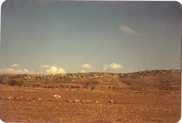 صورة للخيام أُخذت عام 19982