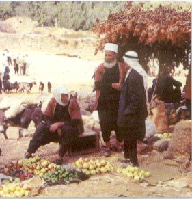 صورة قديمة لأحد أسواق المنطقة