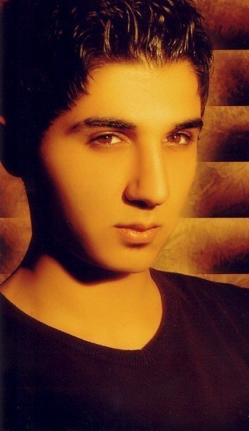 الشباب يقرأون لغة الحب والقصائد والفرح والاعتراض والحلم، لا يعرفون الموت، فمن أين ياتي الرصاص؟