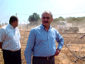 النائب علي الخليل قرب الحدود في الخيام