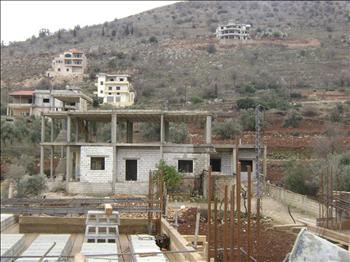 ورش متوقفة في عيترون