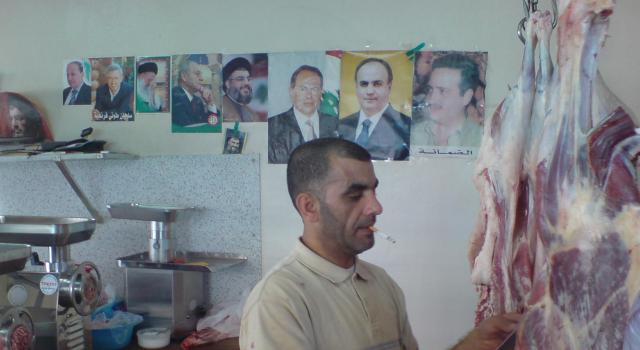 الصور المعلقة: مؤشر لسياسة الخياميين