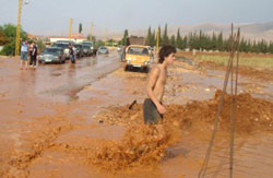 وحول السيول أغرقت الشوارع