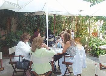 الحديقة التابعة للمطعم