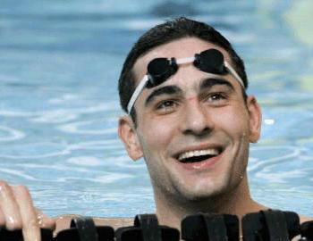 رافد في احدى منافسات السباحة