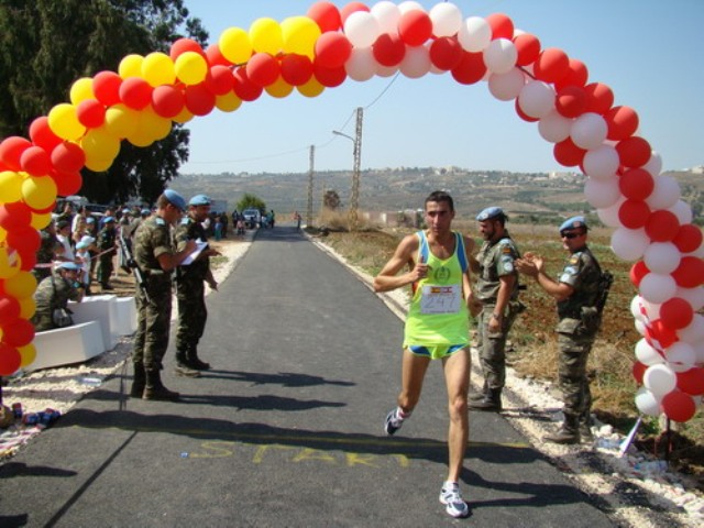 لحظة وصول المتسابق عصمت غريزي