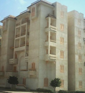 حركة بناء ناشطة في مختلف المناطق. وشقق سكنية لمن يرغب