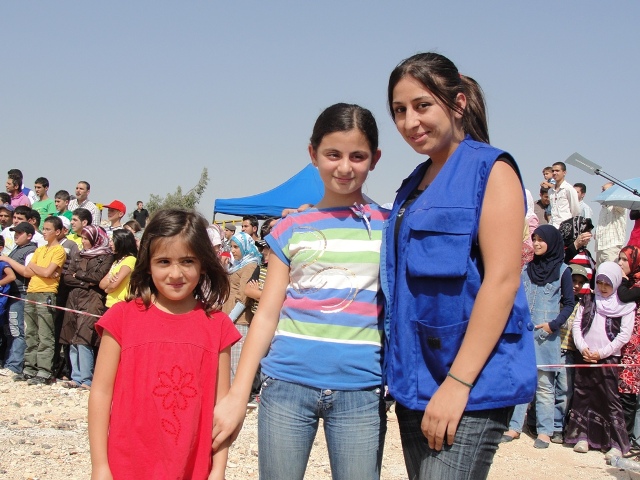 جاءتا مع إبنة أخيهما لحضور الماريات وتشجيع فريق الخيام