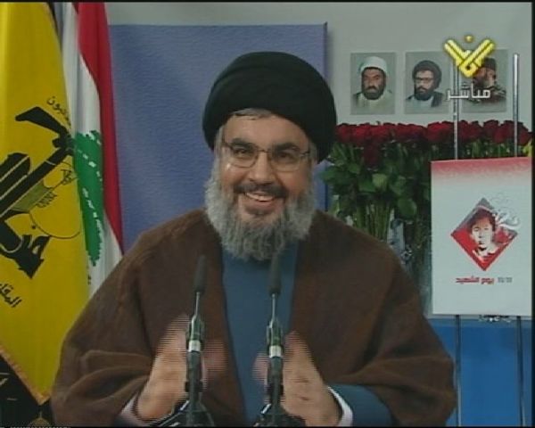 الأمين العام لحزب الله السيد حسن نصرالله وقد بدا مرتاحاً كثيراً في خطابه