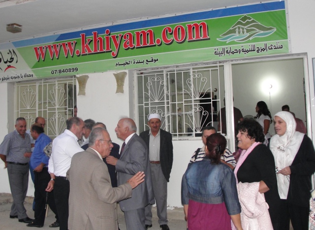  بعد انتهاء كل ندوة في مقر خيامكم.. يتواصل الحوار والنقاش بين المشاركين