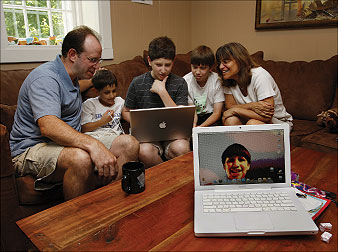 أبقِ على اتصالاتك العائلية.. عن طريق شبكات خاصة