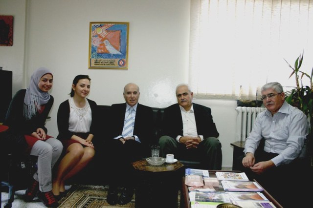 الدكتور كامل مهنا والنائب علي عسيران يتوسطان الحضور