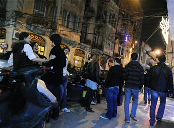  تجمعات شبابية في الجميزة (بلال قبلان)