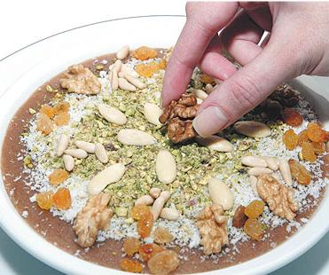 طبق تتنافس على تحضيره الجدات