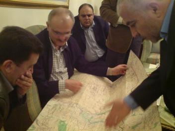 الحاج علي والمهندسان جلال عبدالله وحسن عطية والأستاذ أسعد يزبك