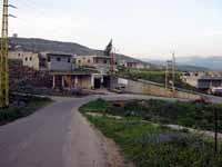 طرقات داخلية في بلدة عين عرب