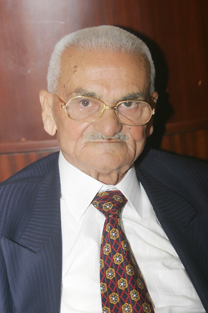 أبو غالب يوسف السيد علي.. بكى عليك الجميع فقد كنت صديقاً للكبير والصغير