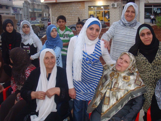 مريم بين أهلها