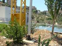 الروائح الكريهة والحشرات تنبعث من داخل المحطة