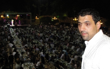 الشيف التنفيذي ماجد حمرا كان ساهراً على راحة الزبائن