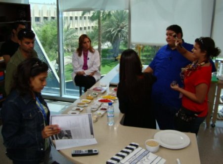 فاطمة خلال جلسة تصويرية