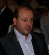 الدكتور علي حمادة