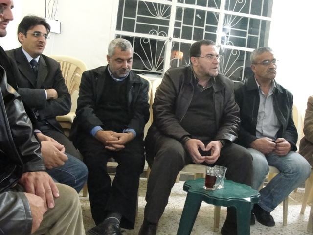 مع رئيس البلدية الحاج علي زريق مع بعض الفاعليات