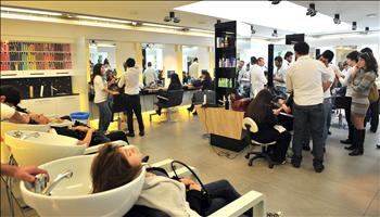 خلية نحل في فردان: الحادية عشرة ظهراً (حسن عبد الله)