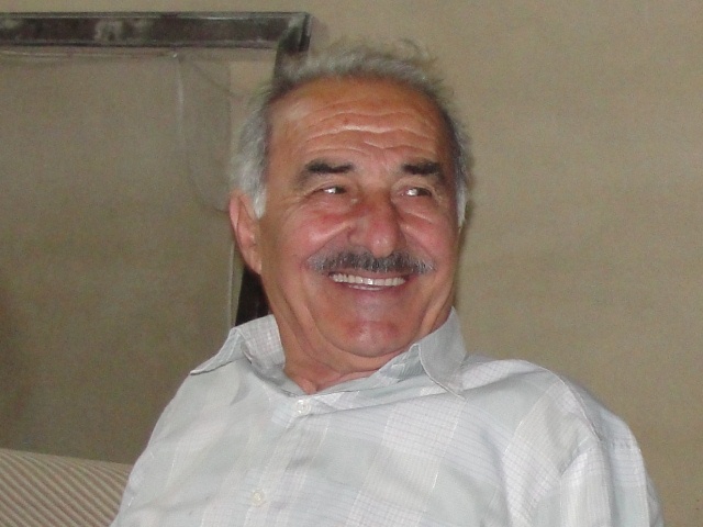 رحمة الله عليك ياوالدي يا حبيب قلبي... صورتك وضحكتك الجميلة لا تفارقان خيالي