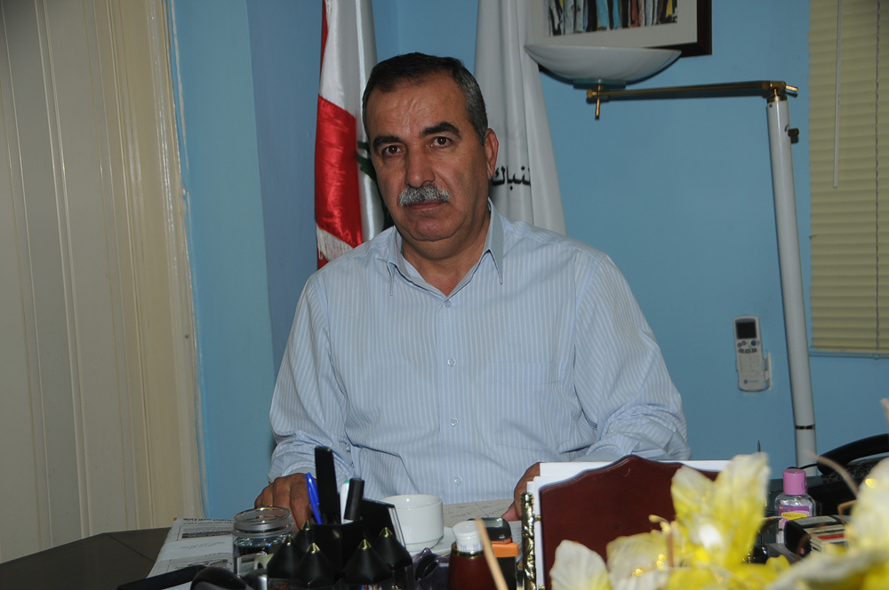 نائب رئيس الاتحاد العمالي العام حسن فقيه خلال المؤتمر الصحفي في النبطية