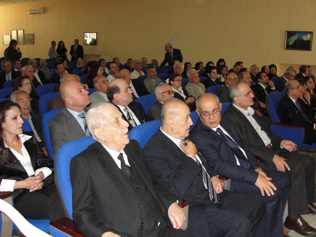 سعيد الضاوي متوسطاً النائب علي حسن خليل والمربي عبد الأمير مهنا