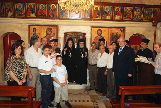 المطران باسيليوس خلال زيارته أبرشية صيدا