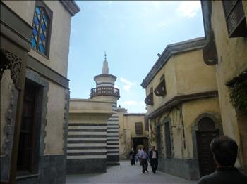 من أزقة «باب الحارة»