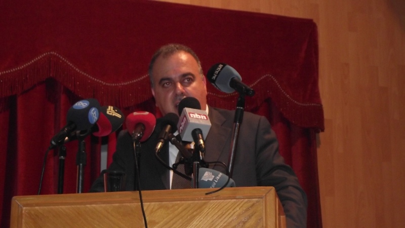 الوزير خليفة متحدثا