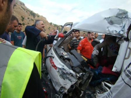 سيارة الفان بعد الحادث