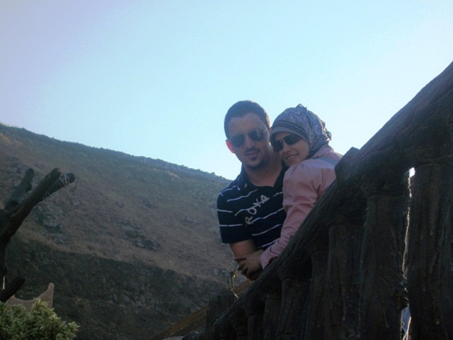 يا لسخرية القدر، يسرق الفرحة ممن قضوا سنينا ً يبحثون عنها وما أن يجدوها حتى تُسرق منهم