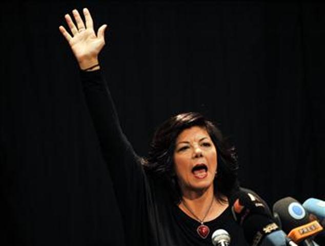 أوكتافيا نصر محاضرة في اللبنانية الاميركية