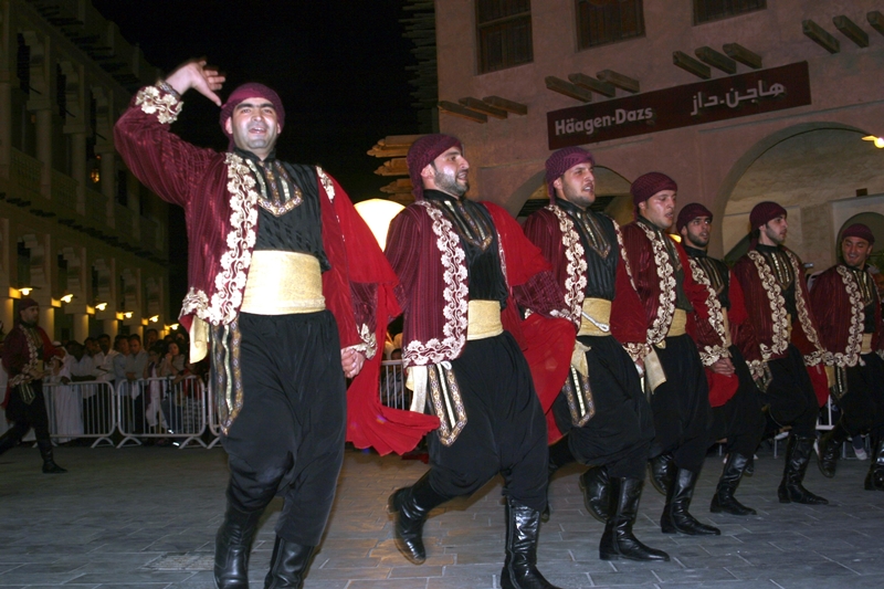 دبكة لبنانية.. من مهرجانات قطر الفنية عام 2009