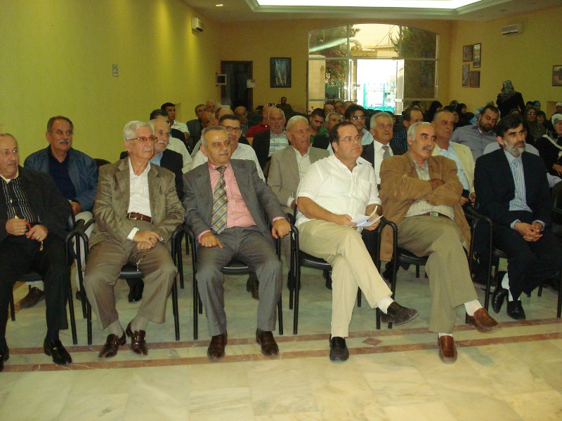 ممثل وزير الصحّة الدكتور علي غندور، محاطاً بالرئيس عباس عواضة وبالدكتور محمد سليمان