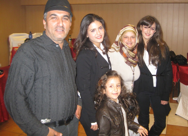 الغربة زادتهم محبة وحنان إلى البلدة