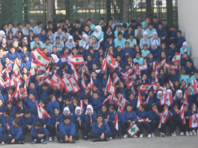 طلاب الراهبات إحتفلوا بعيد الاستقلال