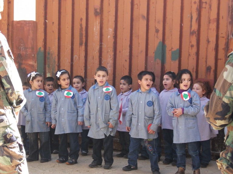 احتفال عيد الاستقلال وعيد العلم  في  مدرسة الاحمدية النموذجية