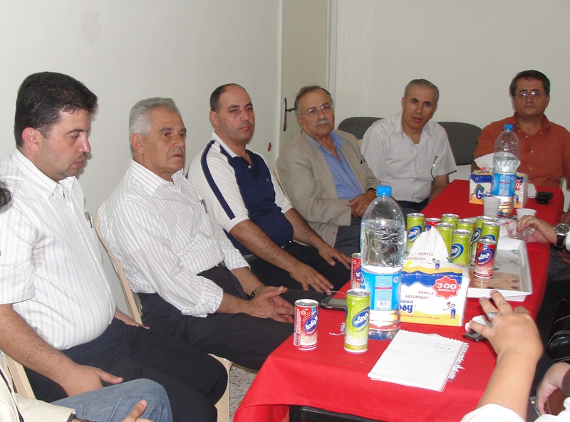 المهندس جلال عبدالله، الأول إلى اليسار