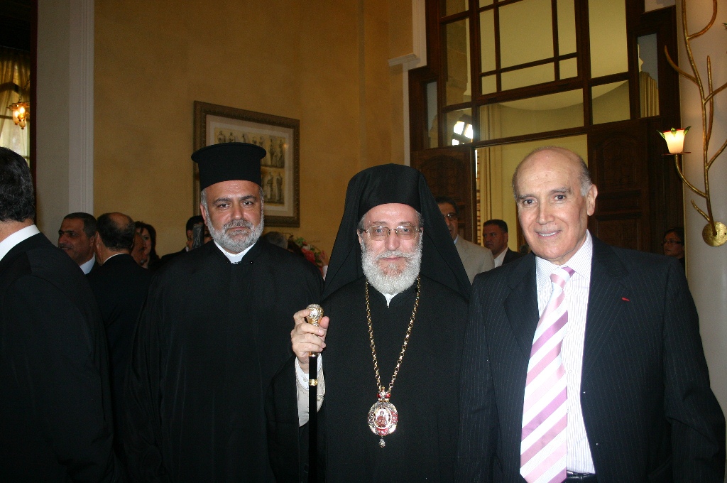 الدكتور كامل مهنا والمطران الياس الكفوري وفاعليات من المنطقة