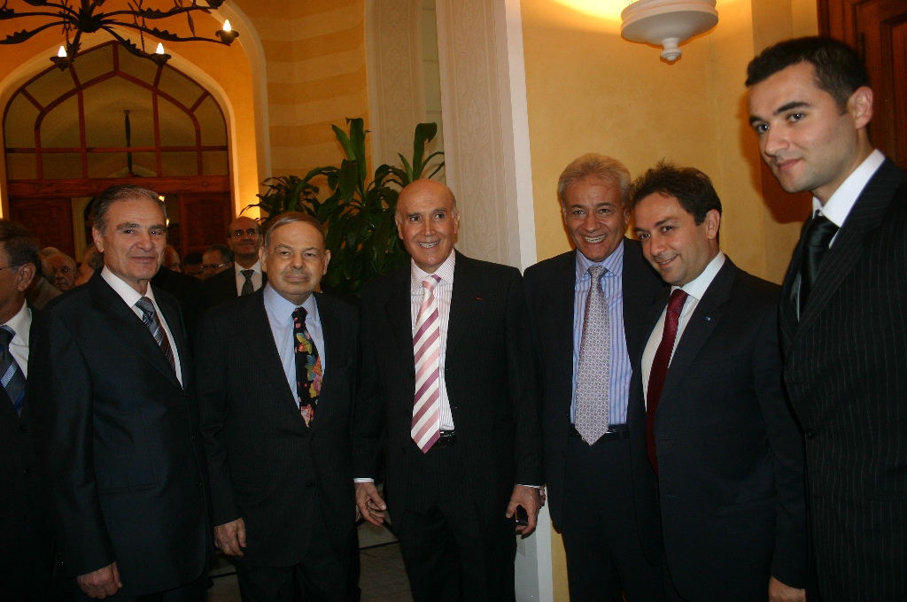 الدكتور كامل مهنامع الوزير بارود وبعض الإعلاميين