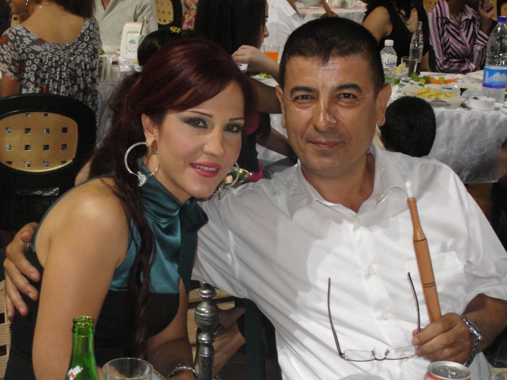 الفنانان.. الدكتور يوسف غزاوي والسيدة عقيلته