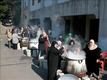 «عونة» الهريسة الجماعية في النبطية