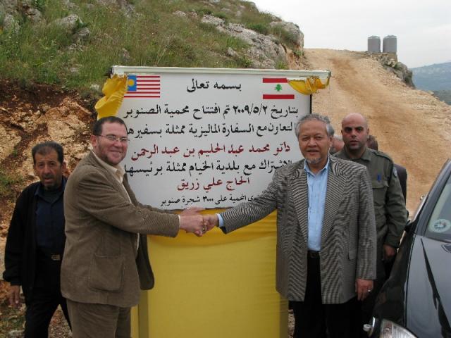 لماذا لا نثني على الأنجازات التي تحققت وهي كثيره خاصه في ظل الظروف القاسيه التي شهدها الوطن؟